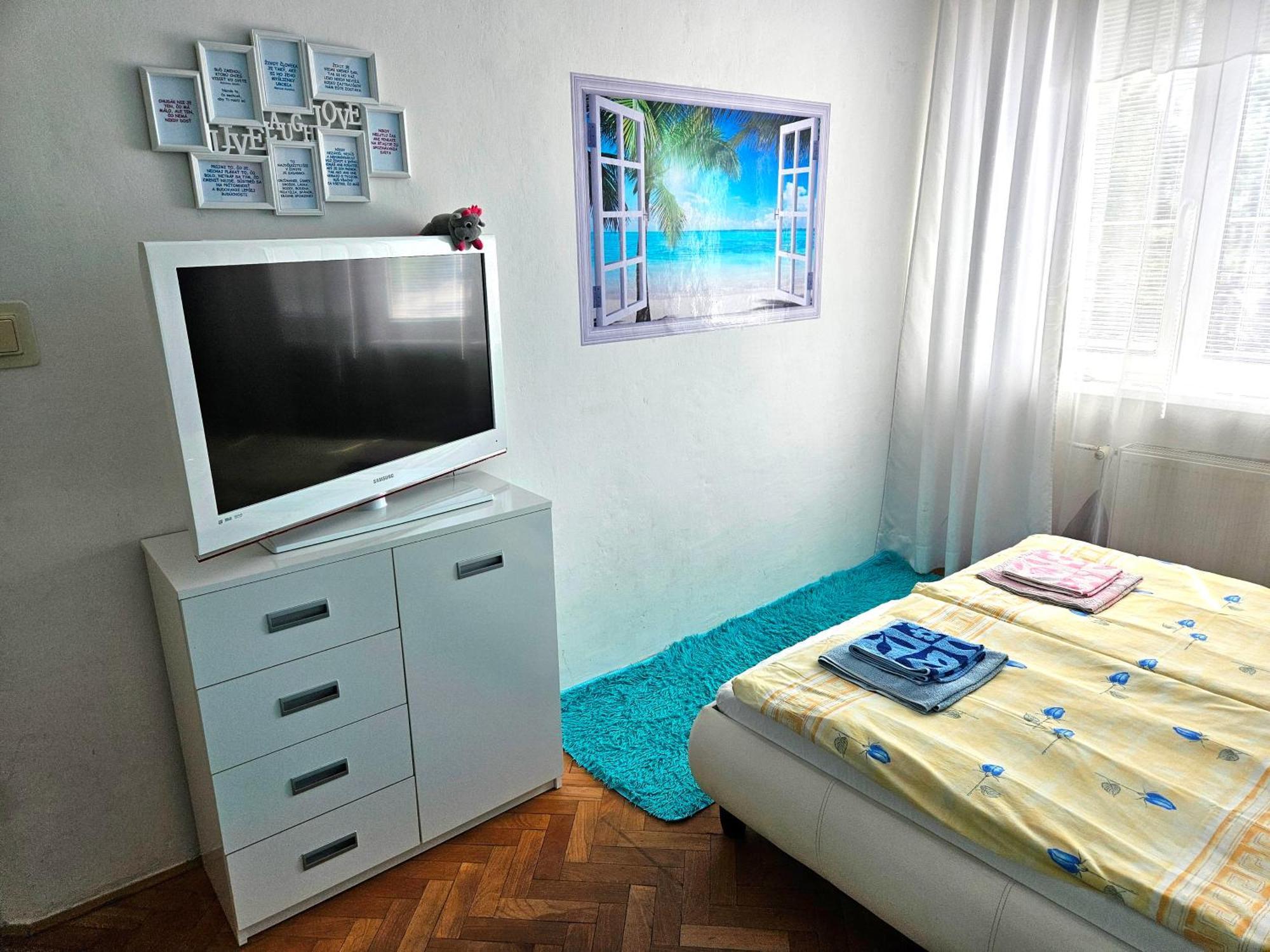 Cozy Blue Apartment Presov Ngoại thất bức ảnh
